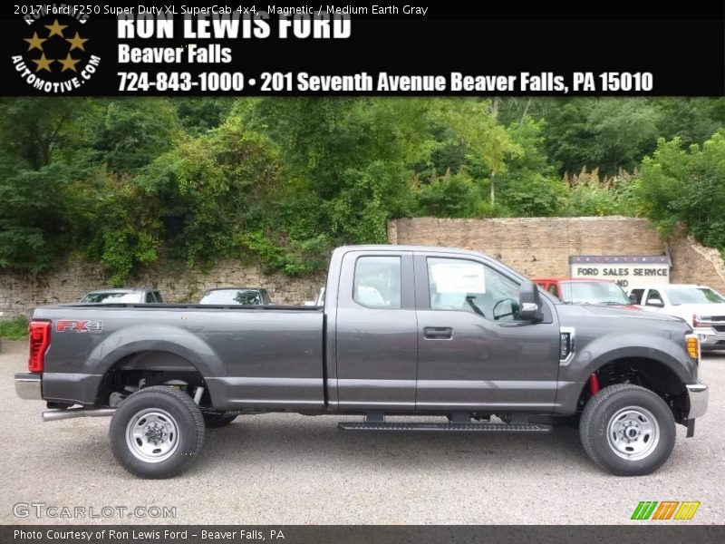 Magnetic / Medium Earth Gray 2017 Ford F250 Super Duty XL SuperCab 4x4