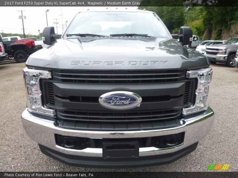 Magnetic / Medium Earth Gray 2017 Ford F250 Super Duty XL SuperCab 4x4
