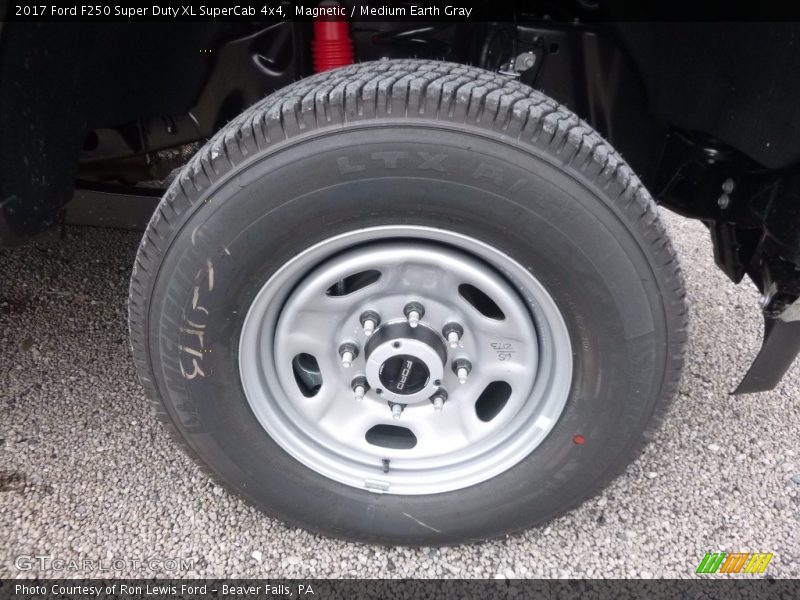 Magnetic / Medium Earth Gray 2017 Ford F250 Super Duty XL SuperCab 4x4