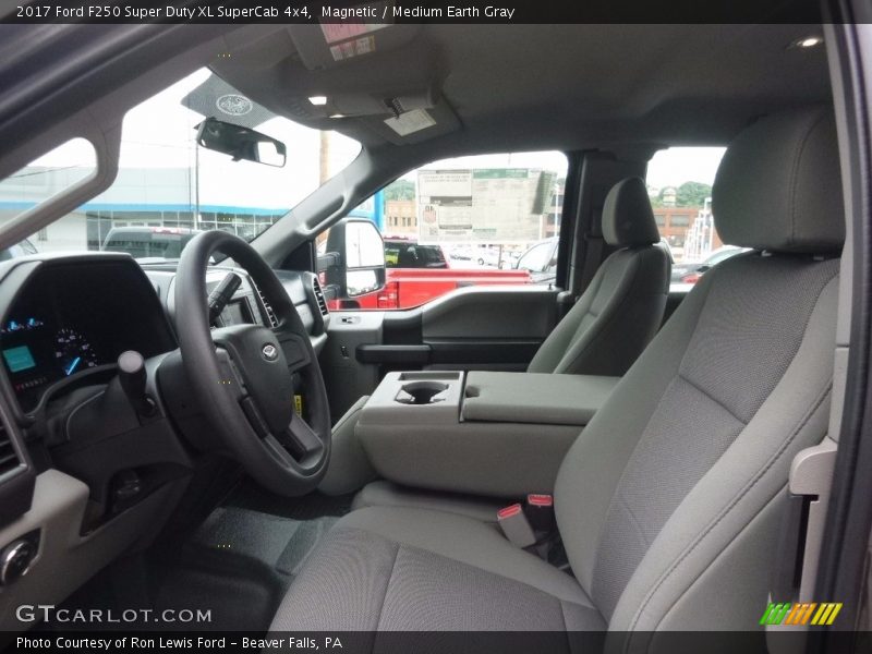 Magnetic / Medium Earth Gray 2017 Ford F250 Super Duty XL SuperCab 4x4