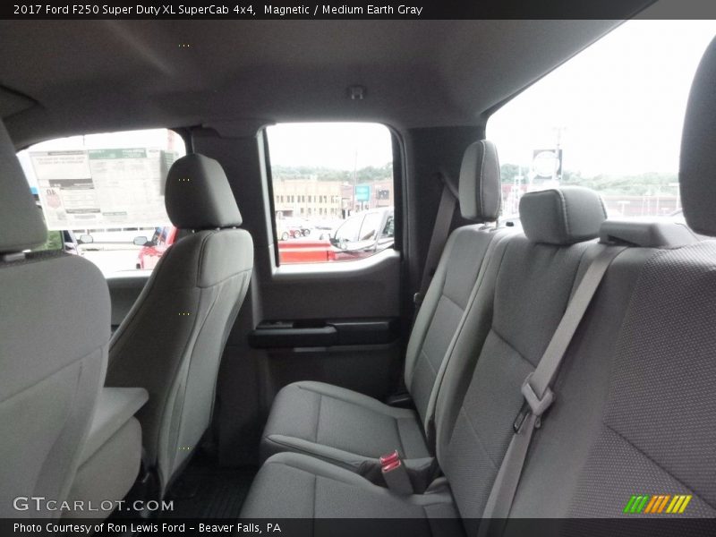 Magnetic / Medium Earth Gray 2017 Ford F250 Super Duty XL SuperCab 4x4