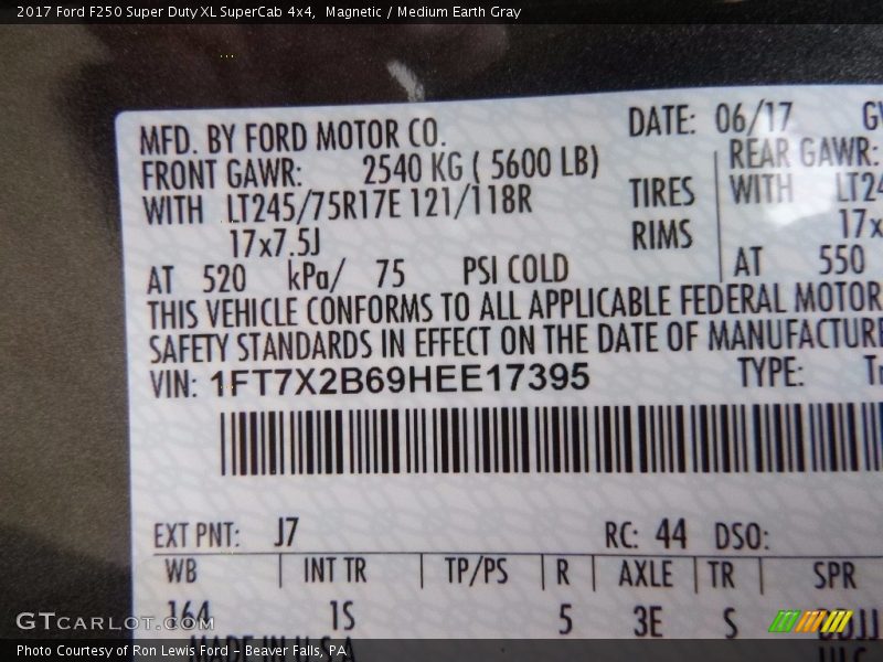 Magnetic / Medium Earth Gray 2017 Ford F250 Super Duty XL SuperCab 4x4