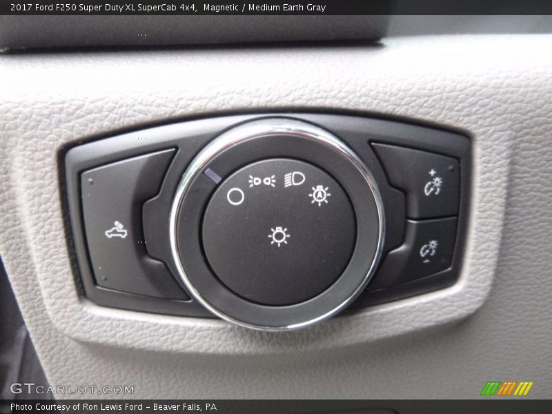 Magnetic / Medium Earth Gray 2017 Ford F250 Super Duty XL SuperCab 4x4