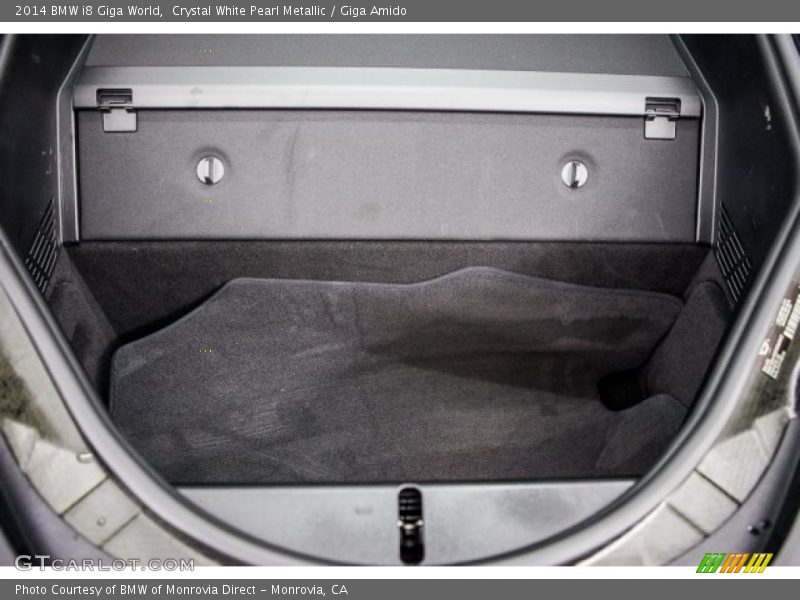 Crystal White Pearl Metallic / Giga Amido 2014 BMW i8 Giga World