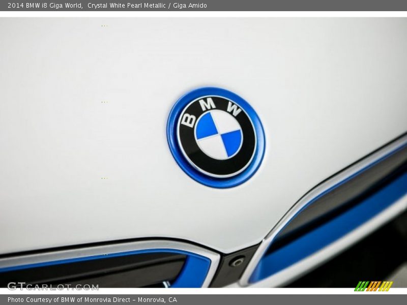 Crystal White Pearl Metallic / Giga Amido 2014 BMW i8 Giga World