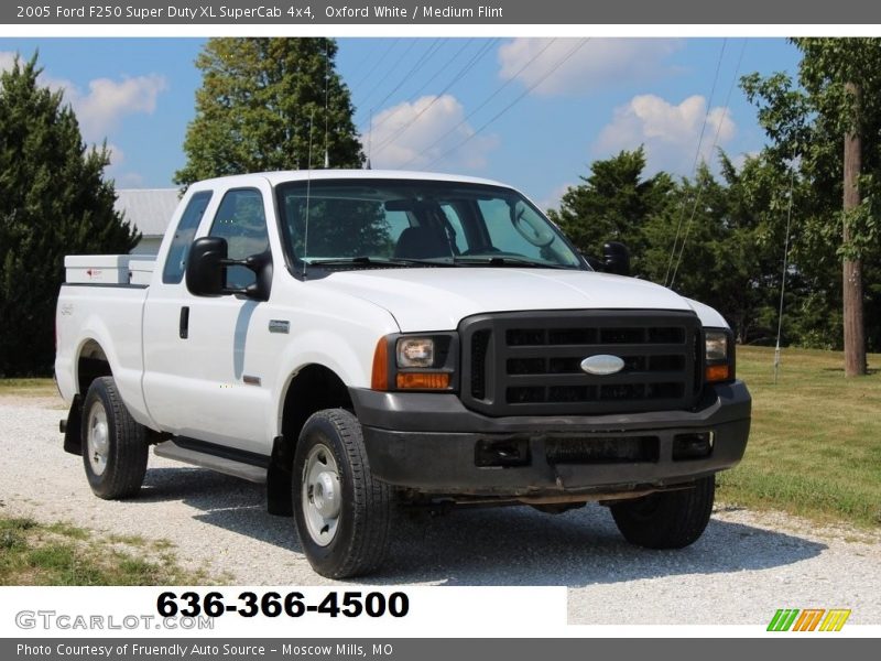 Oxford White / Medium Flint 2005 Ford F250 Super Duty XL SuperCab 4x4