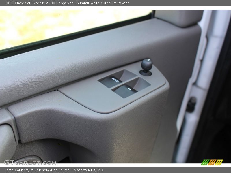 Summit White / Medium Pewter 2013 Chevrolet Express 2500 Cargo Van