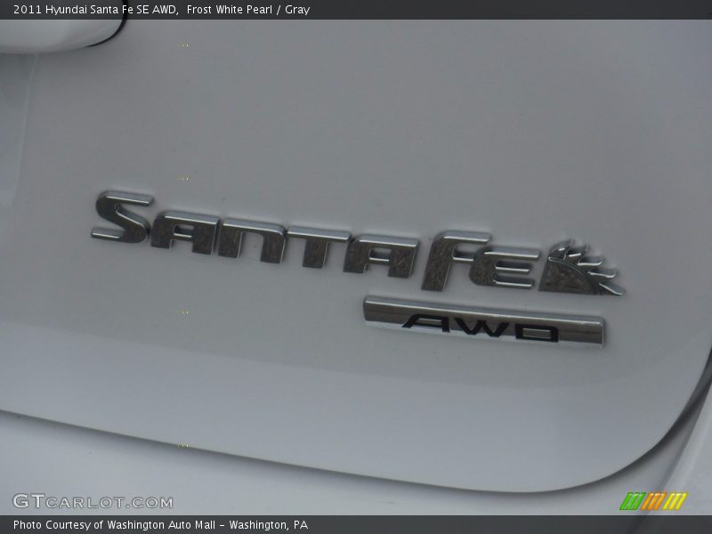 Frost White Pearl / Gray 2011 Hyundai Santa Fe SE AWD