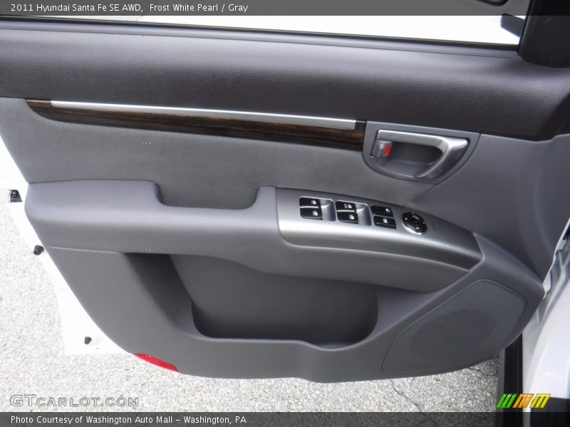 Frost White Pearl / Gray 2011 Hyundai Santa Fe SE AWD