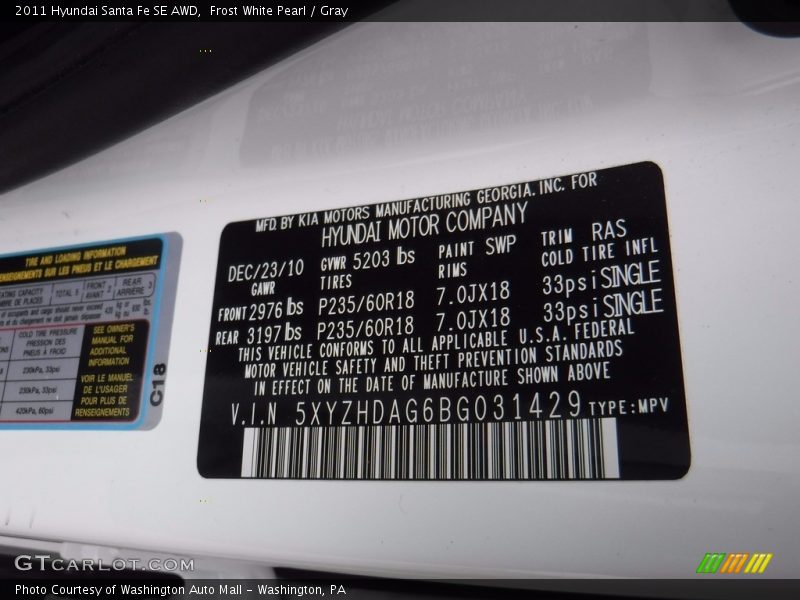 Frost White Pearl / Gray 2011 Hyundai Santa Fe SE AWD