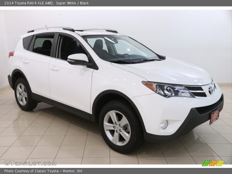 Super White / Black 2014 Toyota RAV4 XLE AWD