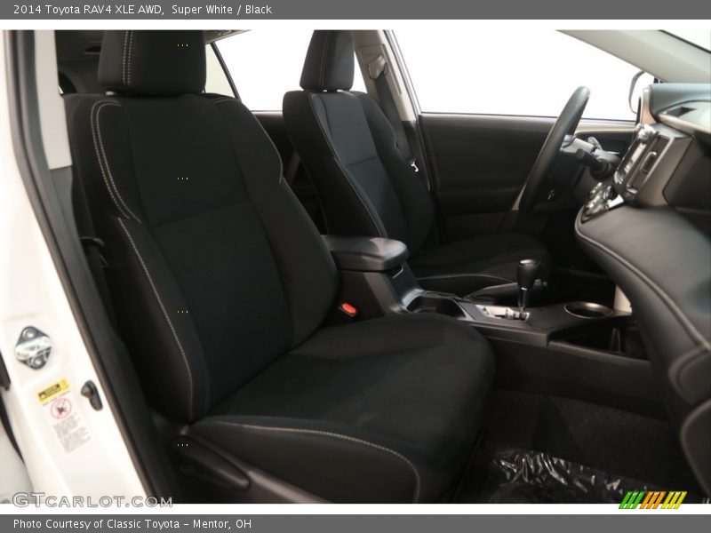 Super White / Black 2014 Toyota RAV4 XLE AWD