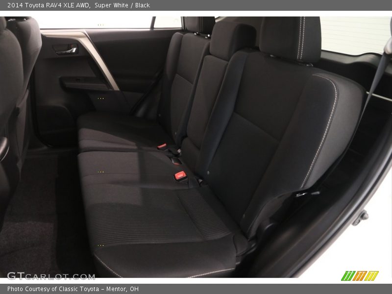 Super White / Black 2014 Toyota RAV4 XLE AWD