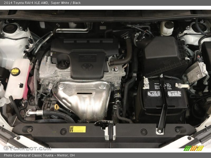 Super White / Black 2014 Toyota RAV4 XLE AWD