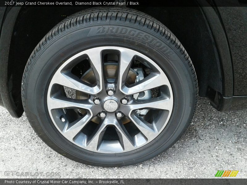 Diamond Black Crystal Pearl / Black 2017 Jeep Grand Cherokee Overland