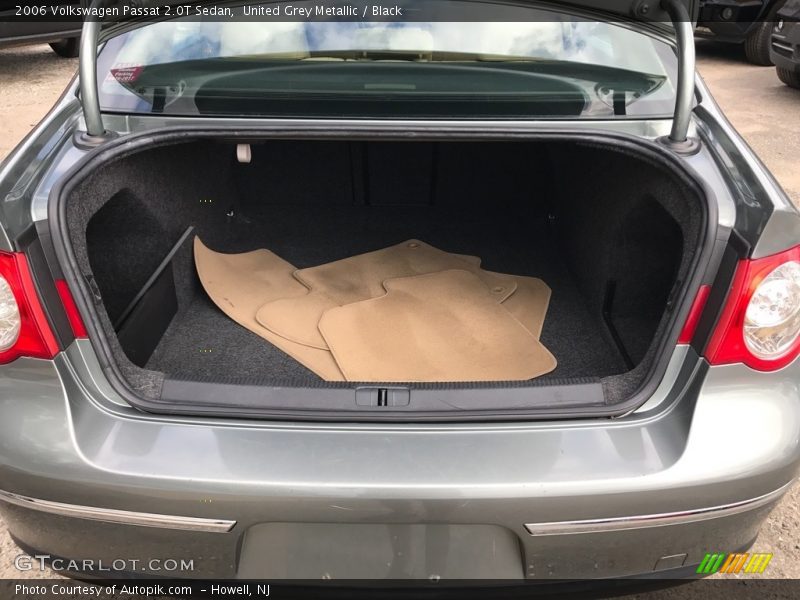 United Grey Metallic / Black 2006 Volkswagen Passat 2.0T Sedan