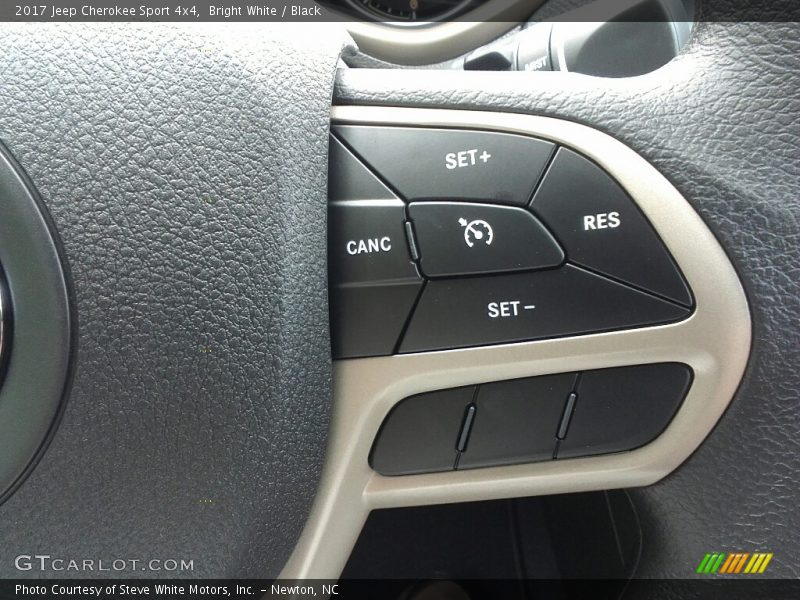 Bright White / Black 2017 Jeep Cherokee Sport 4x4