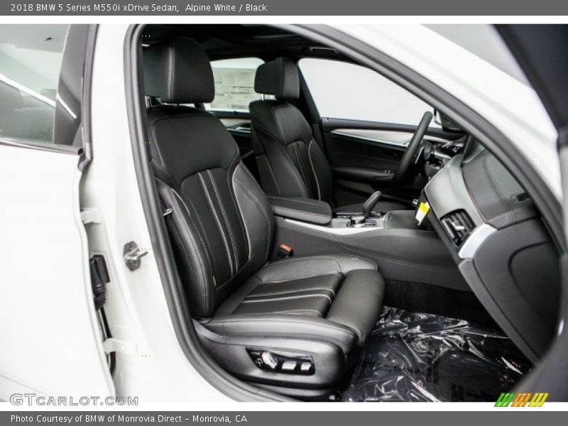 Alpine White / Black 2018 BMW 5 Series M550i xDrive Sedan