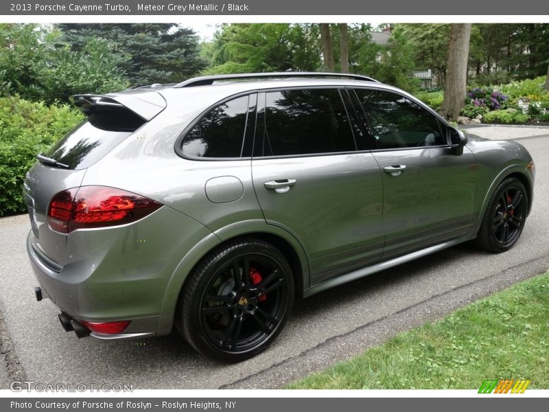 Meteor Grey Metallic / Black 2013 Porsche Cayenne Turbo