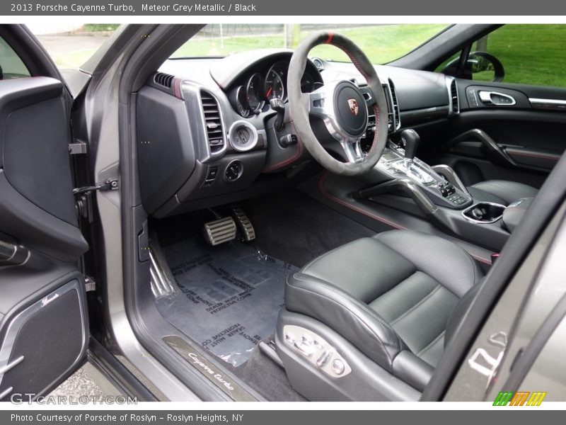 Meteor Grey Metallic / Black 2013 Porsche Cayenne Turbo