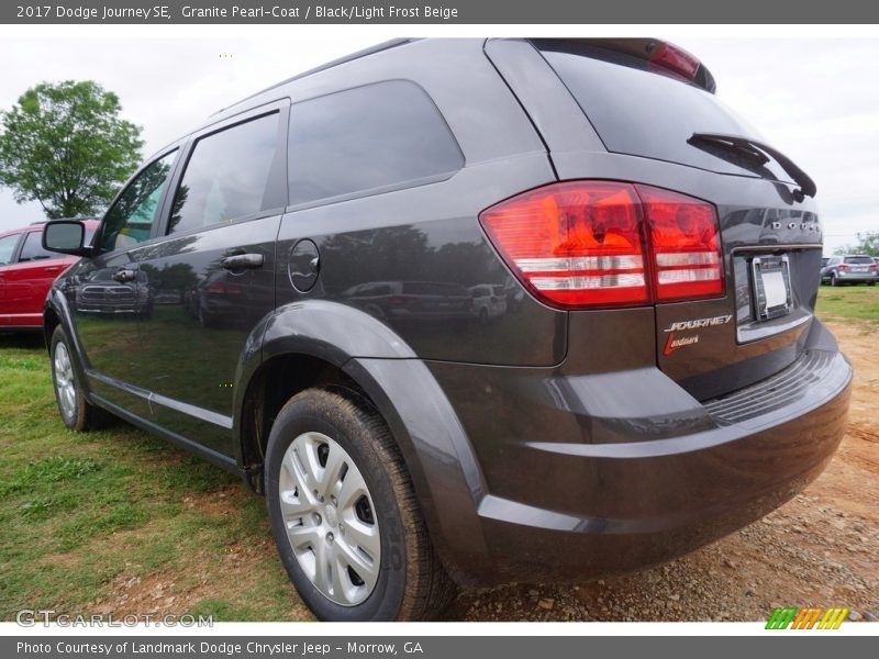 Granite Pearl-Coat / Black/Light Frost Beige 2017 Dodge Journey SE