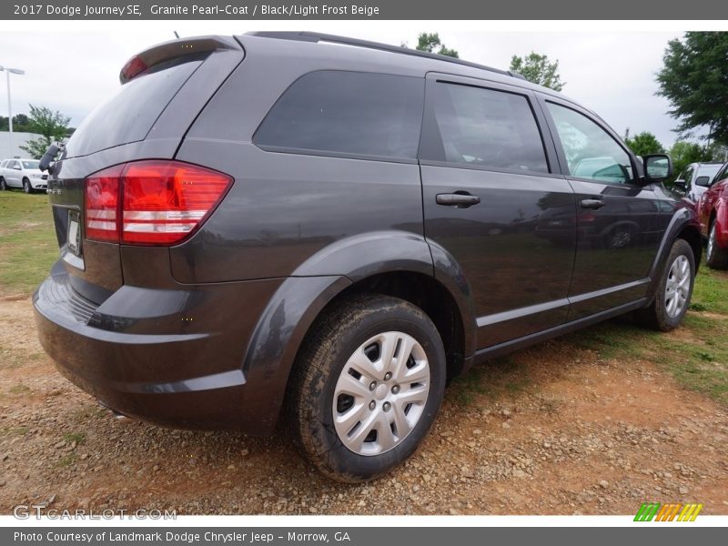 Granite Pearl-Coat / Black/Light Frost Beige 2017 Dodge Journey SE