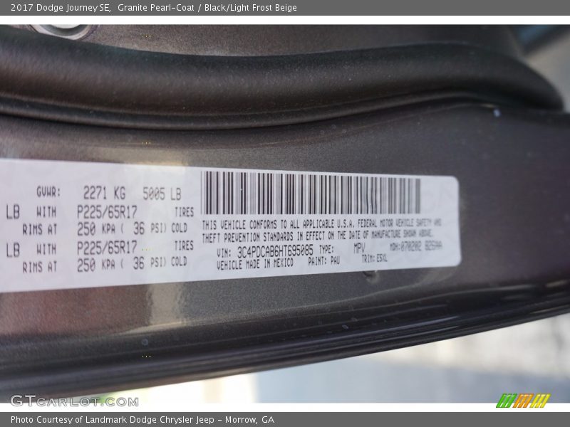 Granite Pearl-Coat / Black/Light Frost Beige 2017 Dodge Journey SE