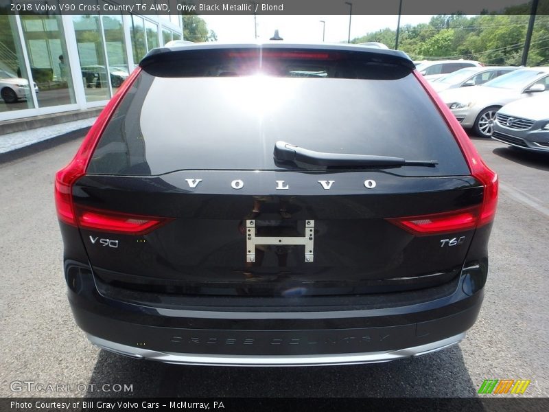 Onyx Black Metallic / Blond 2018 Volvo V90 Cross Country T6 AWD