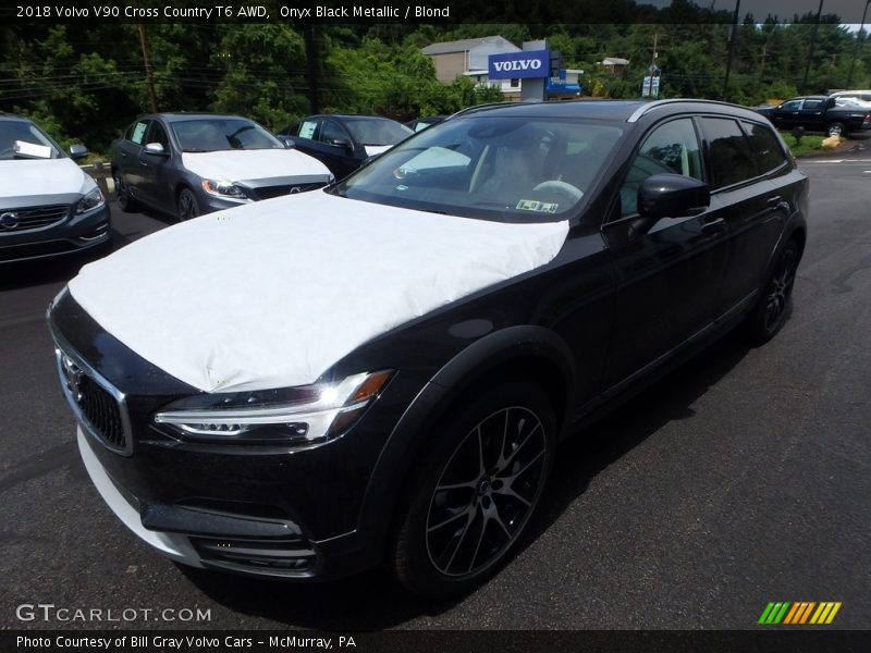 Onyx Black Metallic / Blond 2018 Volvo V90 Cross Country T6 AWD