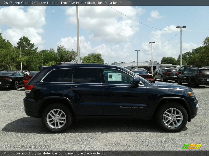 True Blue Pearl / Black/Light Frost Beige 2017 Jeep Grand Cherokee Laredo