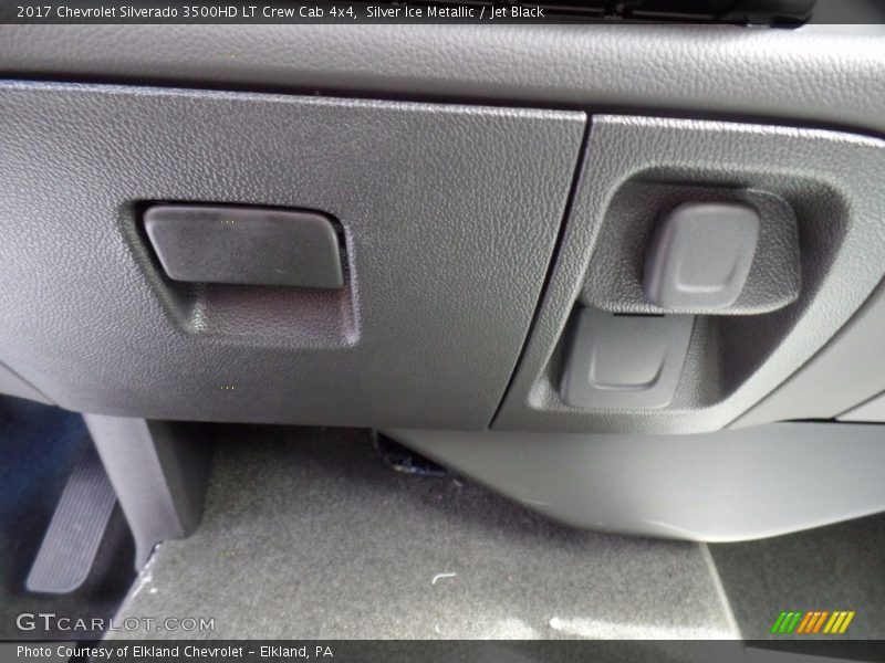 Silver Ice Metallic / Jet Black 2017 Chevrolet Silverado 3500HD LT Crew Cab 4x4