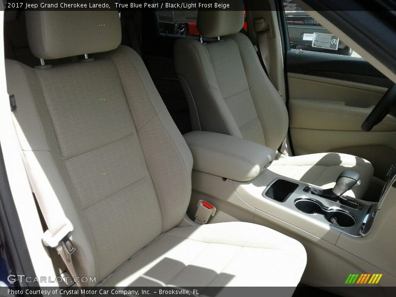True Blue Pearl / Black/Light Frost Beige 2017 Jeep Grand Cherokee Laredo