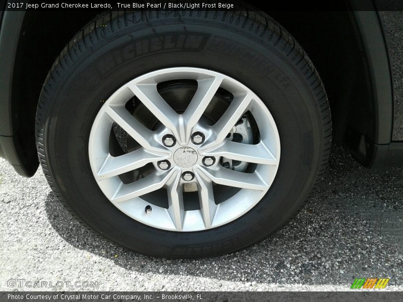 True Blue Pearl / Black/Light Frost Beige 2017 Jeep Grand Cherokee Laredo