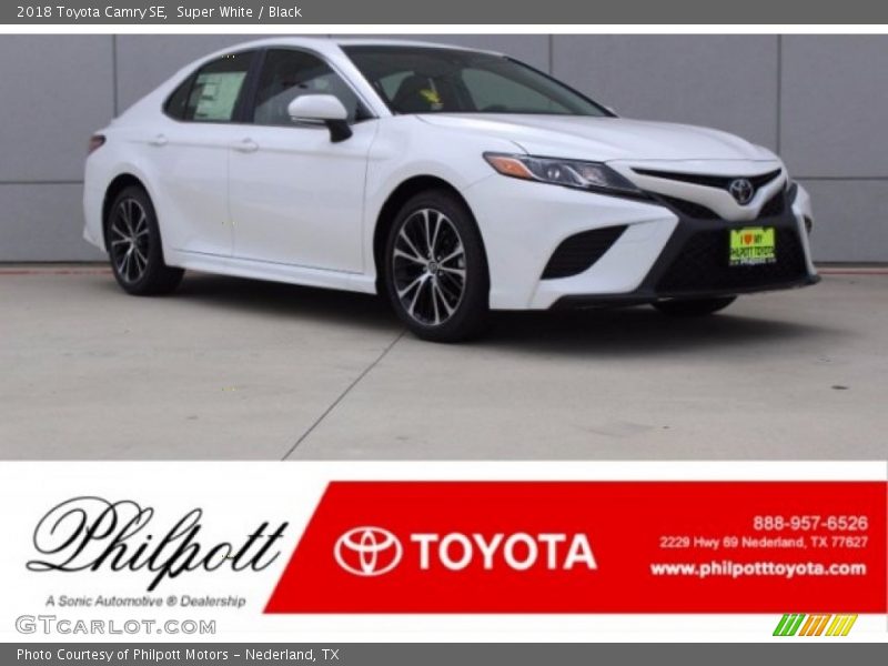Super White / Black 2018 Toyota Camry SE