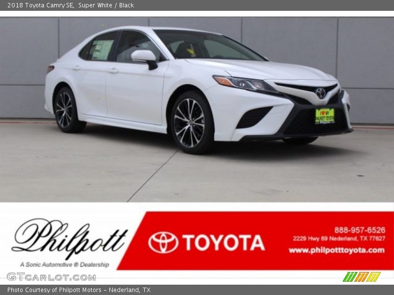 Super White / Black 2018 Toyota Camry SE