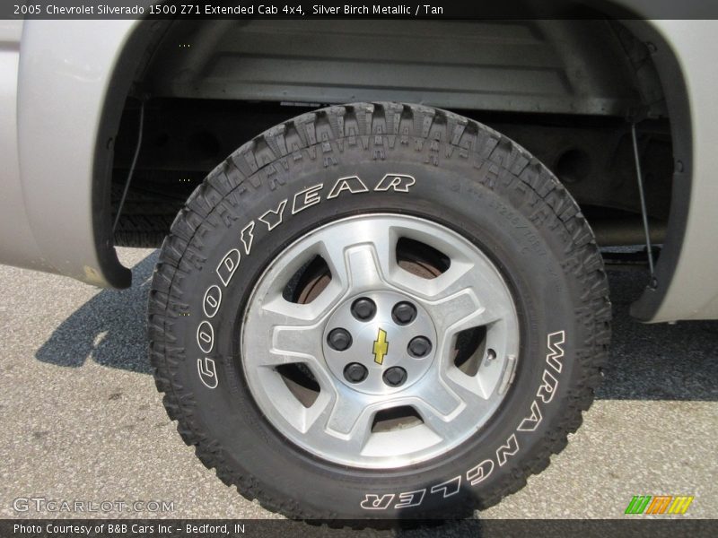Silver Birch Metallic / Tan 2005 Chevrolet Silverado 1500 Z71 Extended Cab 4x4
