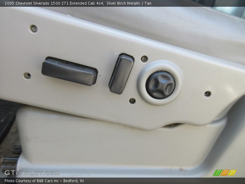 Silver Birch Metallic / Tan 2005 Chevrolet Silverado 1500 Z71 Extended Cab 4x4