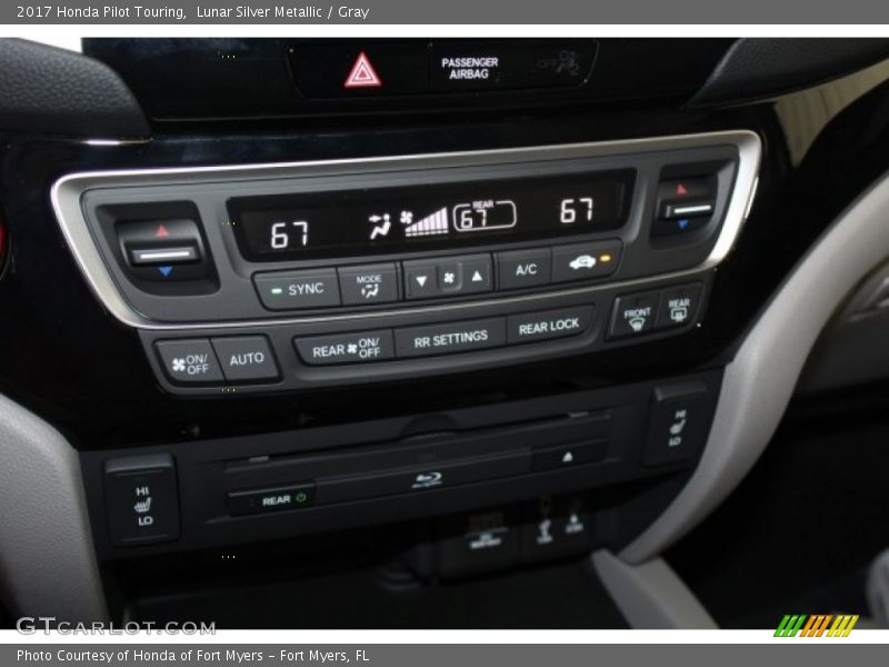 Lunar Silver Metallic / Gray 2017 Honda Pilot Touring