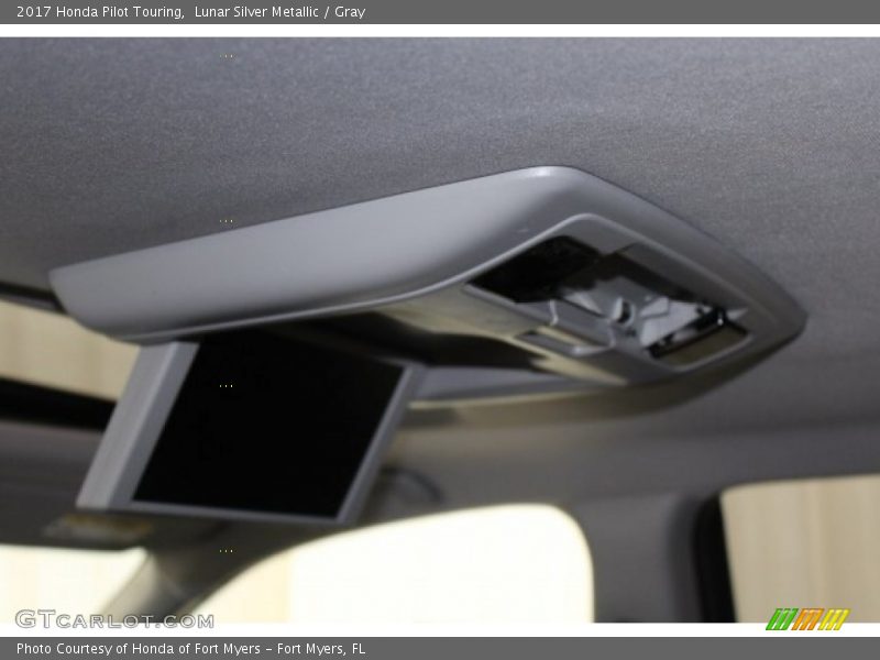 Lunar Silver Metallic / Gray 2017 Honda Pilot Touring