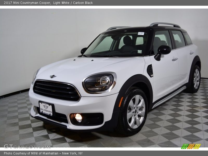 Light White / Carbon Black 2017 Mini Countryman Cooper