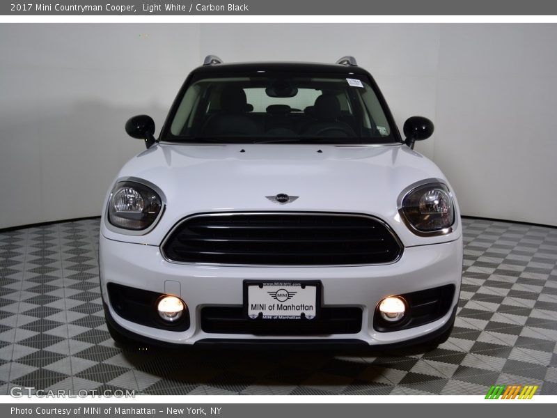 Light White / Carbon Black 2017 Mini Countryman Cooper