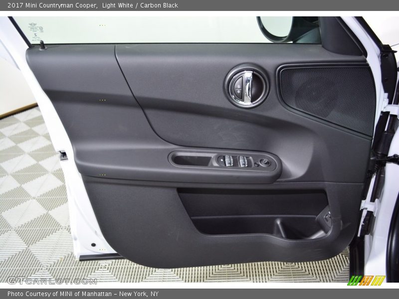 Light White / Carbon Black 2017 Mini Countryman Cooper