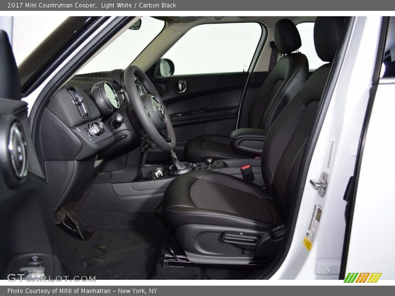 Light White / Carbon Black 2017 Mini Countryman Cooper