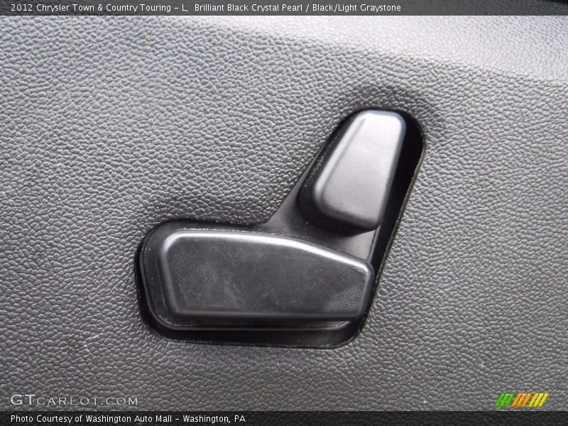 Brilliant Black Crystal Pearl / Black/Light Graystone 2012 Chrysler Town & Country Touring - L