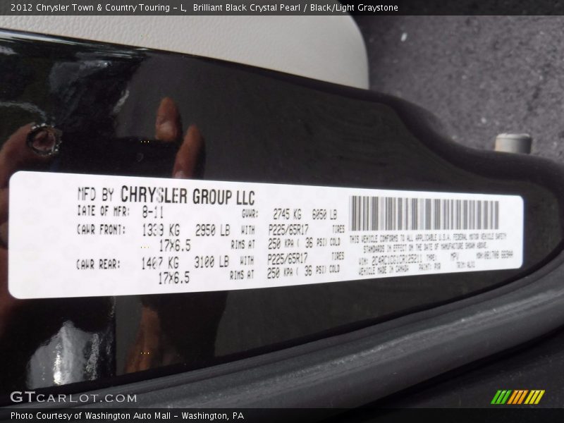 Brilliant Black Crystal Pearl / Black/Light Graystone 2012 Chrysler Town & Country Touring - L