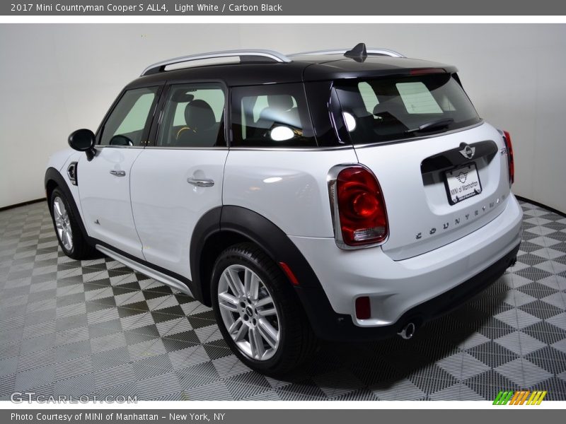 Light White / Carbon Black 2017 Mini Countryman Cooper S ALL4