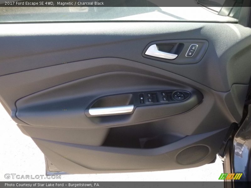 Magnetic / Charcoal Black 2017 Ford Escape SE 4WD