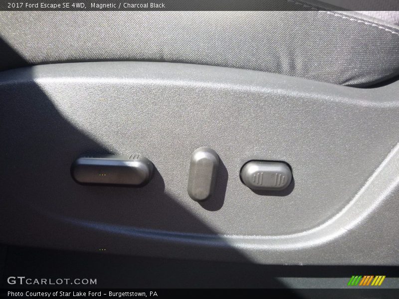 Magnetic / Charcoal Black 2017 Ford Escape SE 4WD
