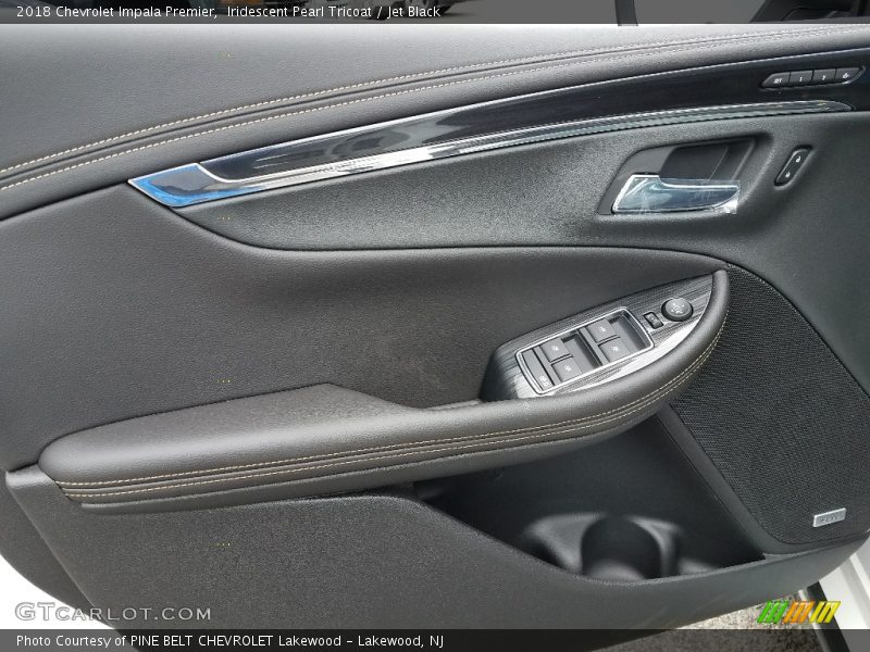 Iridescent Pearl Tricoat / Jet Black 2018 Chevrolet Impala Premier