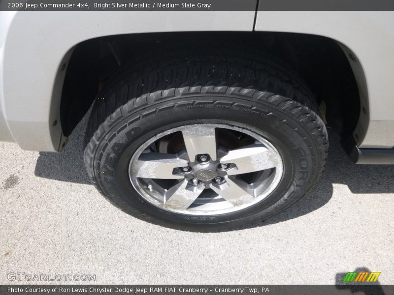 Bright Silver Metallic / Medium Slate Gray 2006 Jeep Commander 4x4